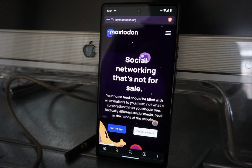 Mastodon Decenteralized Social Network
