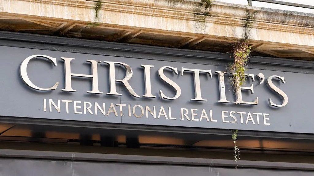 Crypto Real Estate Goes Mainstream: Christie’s Leads with $1B Portfolio